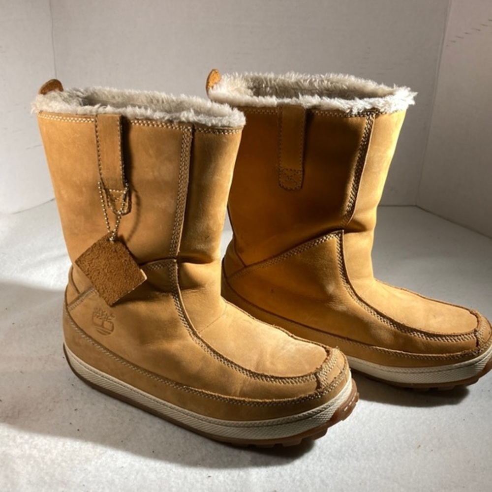 Timberland MukLuk Wheat Nubuck Shearling Pull on Woman’s Boots